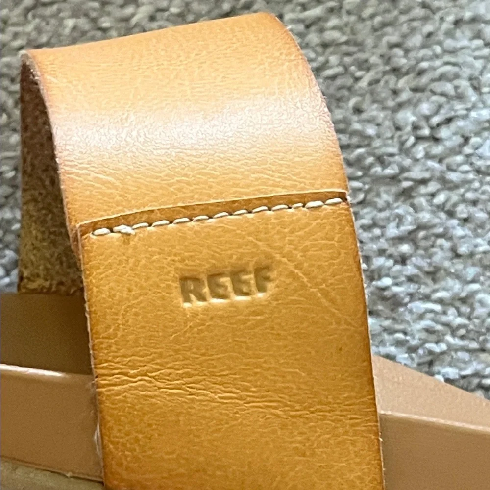 Reef Women's Tan Sandals - Picture 8 of 8